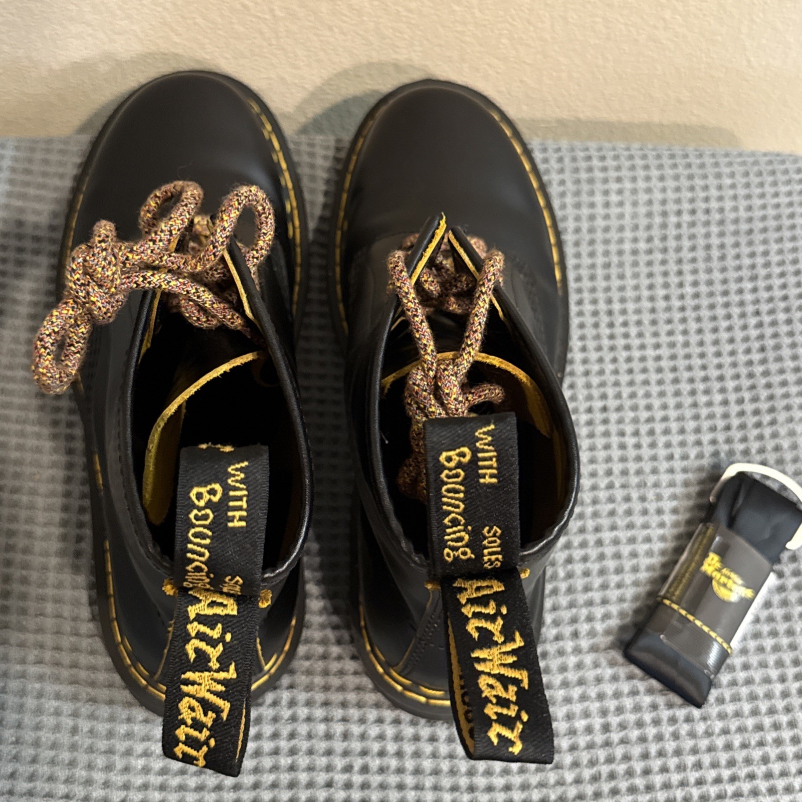Dr. Martens 1460 Black Smooth Leather Eye Combat Boots M 10 W 11 AirWair Grunge