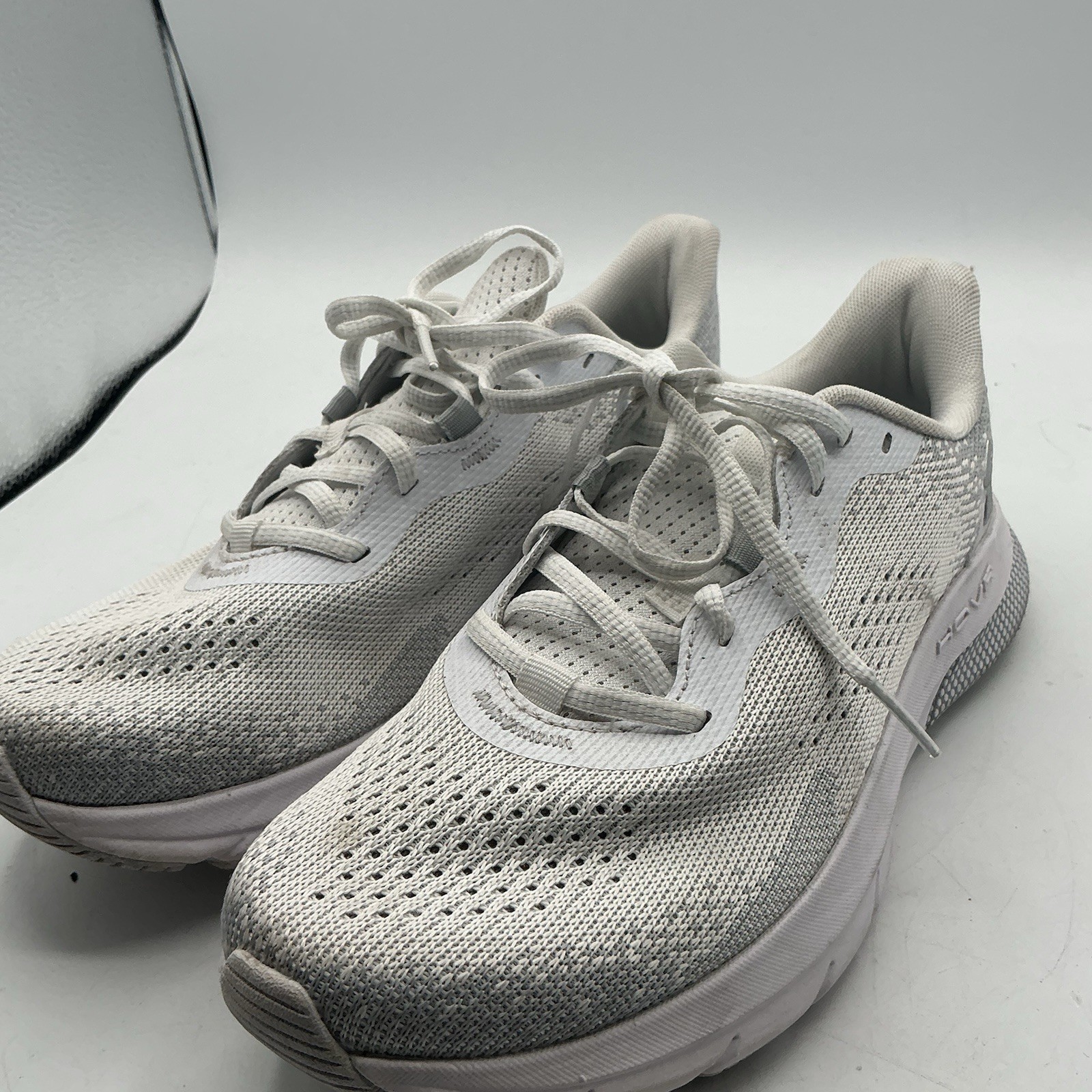 Under Armour HOVR Machina 3 Clone Women’s Size 8.5 White Gray Running Shoes
