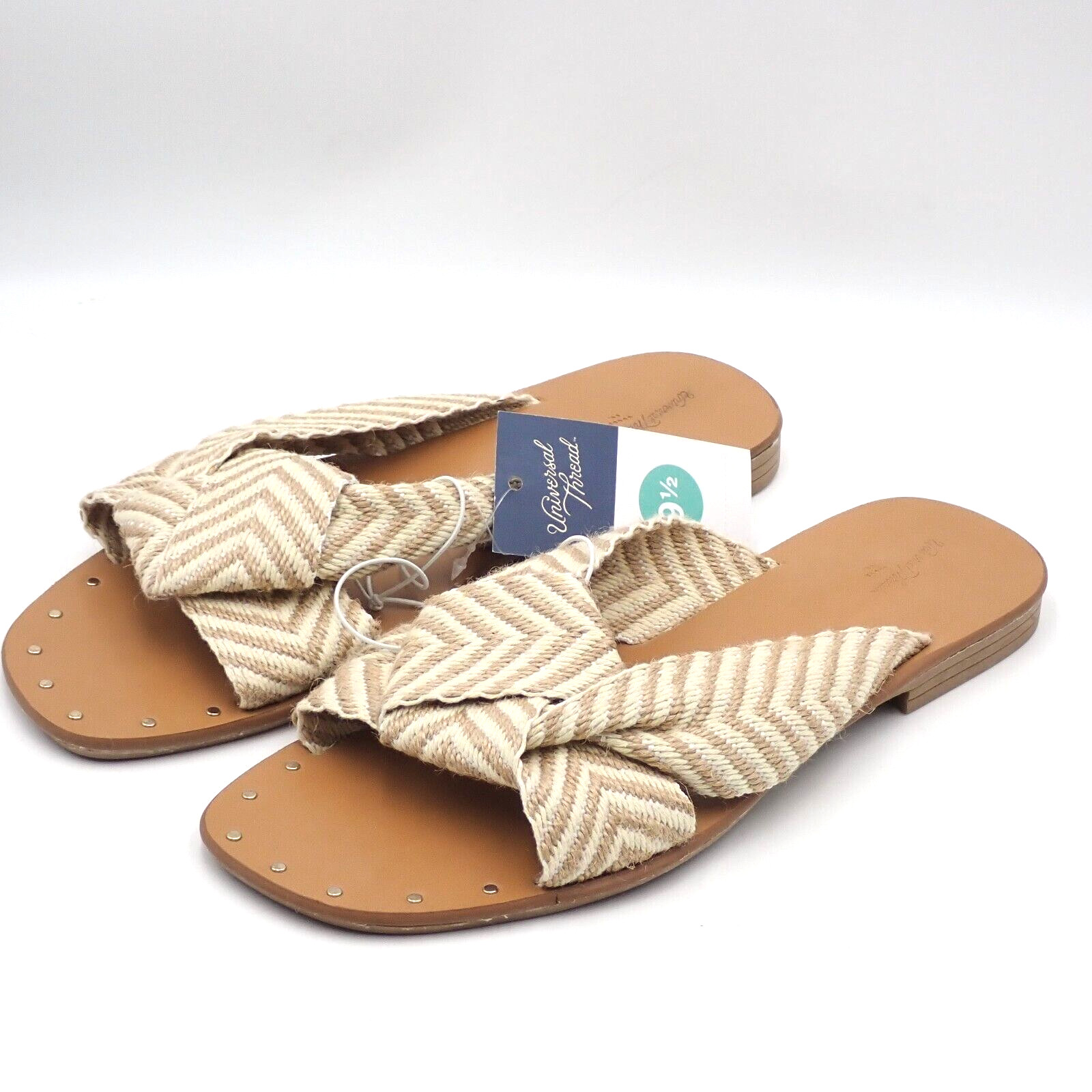 Universal Thread Sandals Womens Size 9.5 Tan Chevron Slip On Open Toe