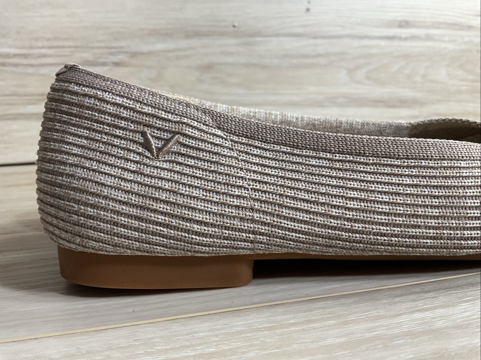 Vivaia Margot 2.0 Ballet Flats Sz 6.5 EU 37 Beige Ivory Square Toe V Cut Comfort