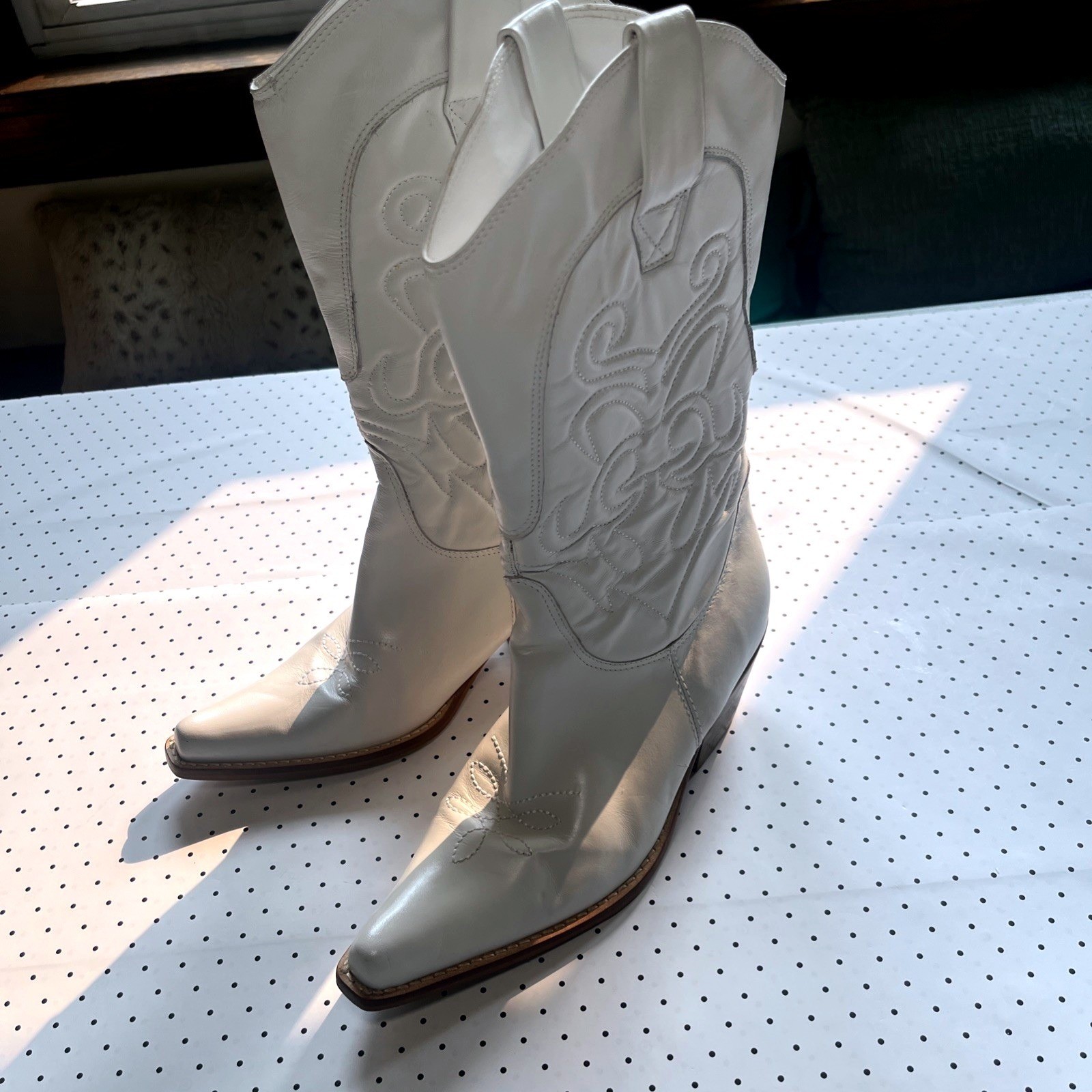Western America Luxe Ivory Leather Cowboy Boots Women’s 8 Square Toe