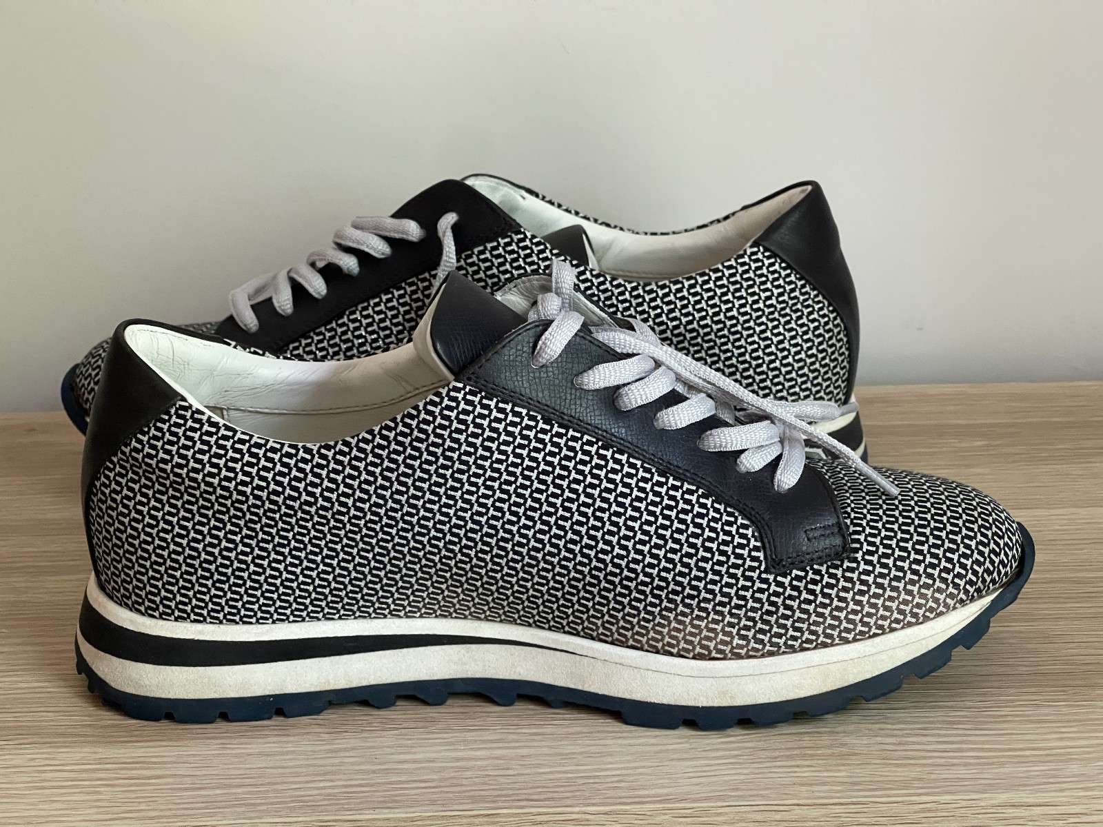Sebastian Cruz Couture Luxury Sneakers Black White Pattern Low SZ 40 EU 7.5/9 US