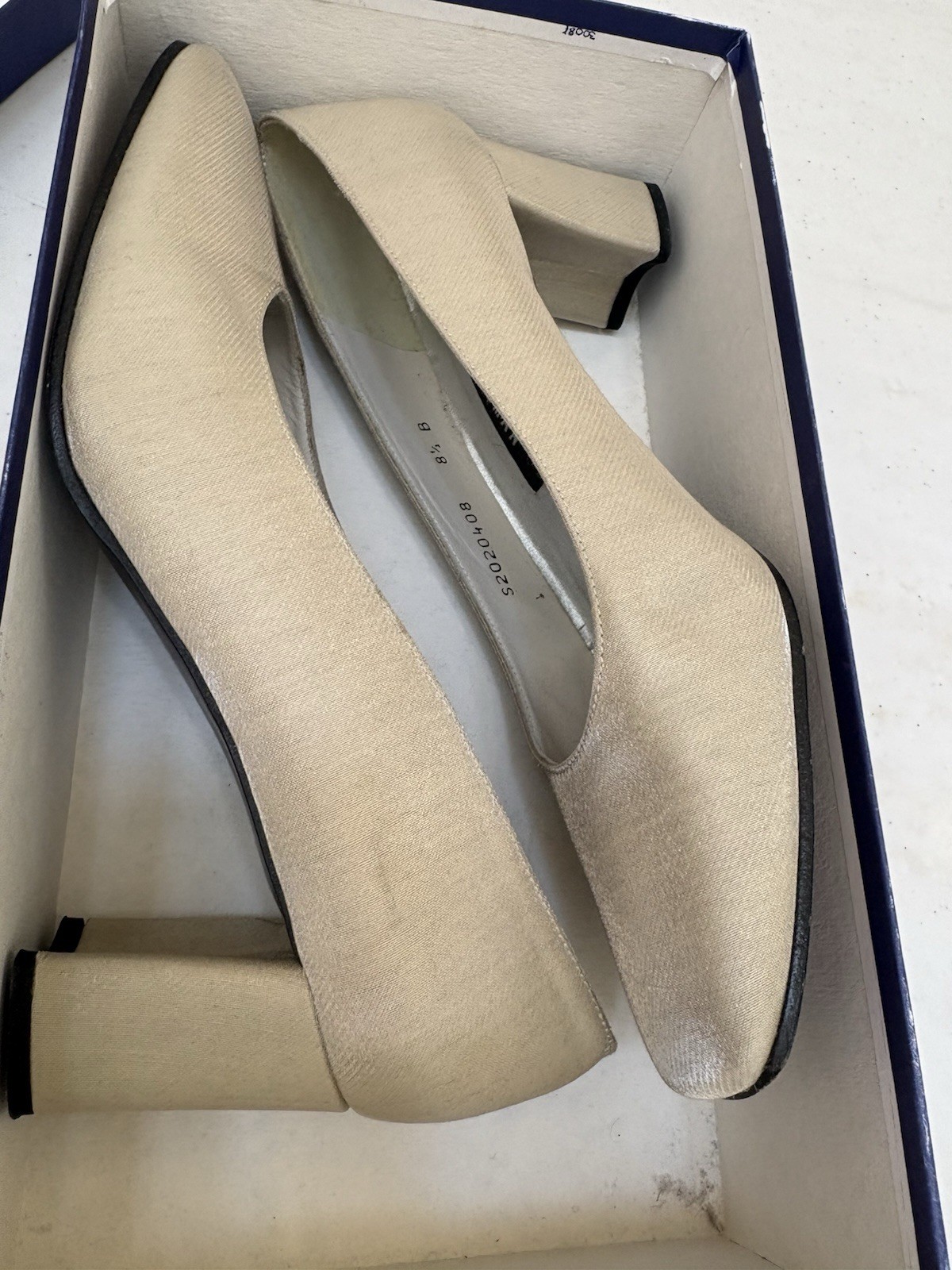 Stuart Weitzman Women’s Oyster Sparkle Lame Square Toe Pump Heels US 8.5 B