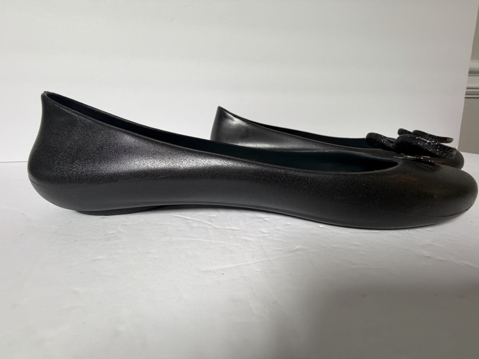 Oka-B Women’s Black Rubber Slip-On Flats Glitter Accent Round Toe US 10/40