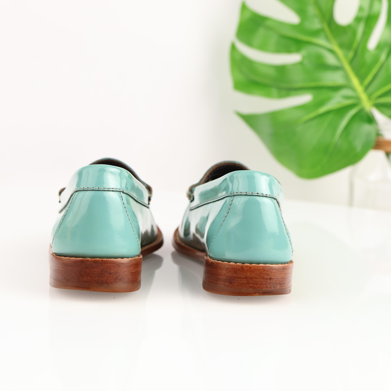 GH Bass Weejuns Womens Penny Loafers Size 6 Turquoise Aqua Patent Flat Moc Shoes
