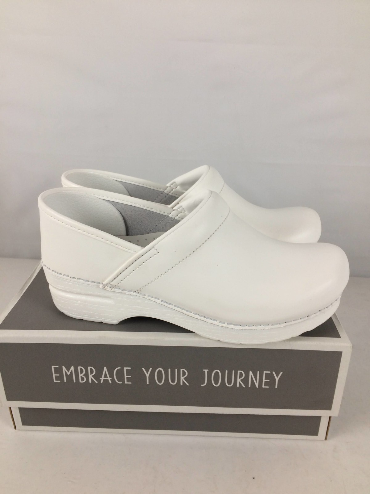 Excellent Dansko Professional Women’s Clogs, White Box, W39