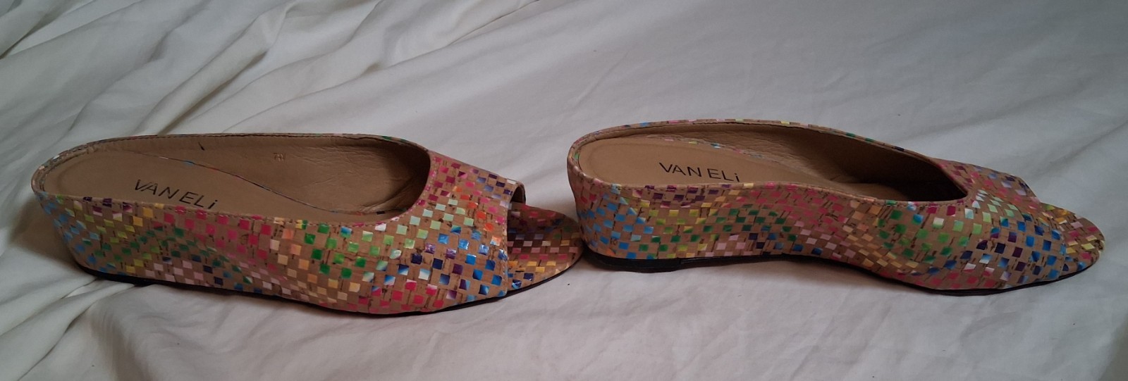 Vaneli Women’s Multicolor Cork Slide-on Sandal (7W)