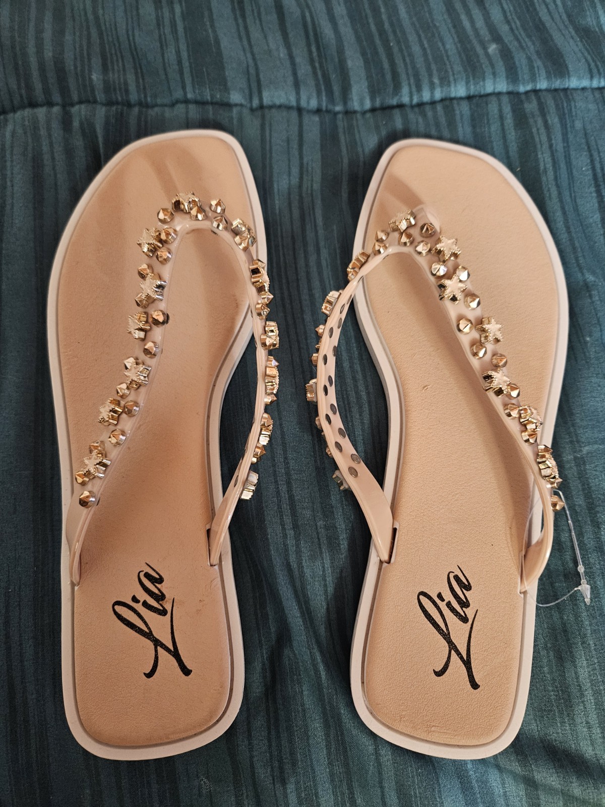 Lia Beige Gold Rhinestone Thong Sandals Strappy Slip On Women’s Size 8