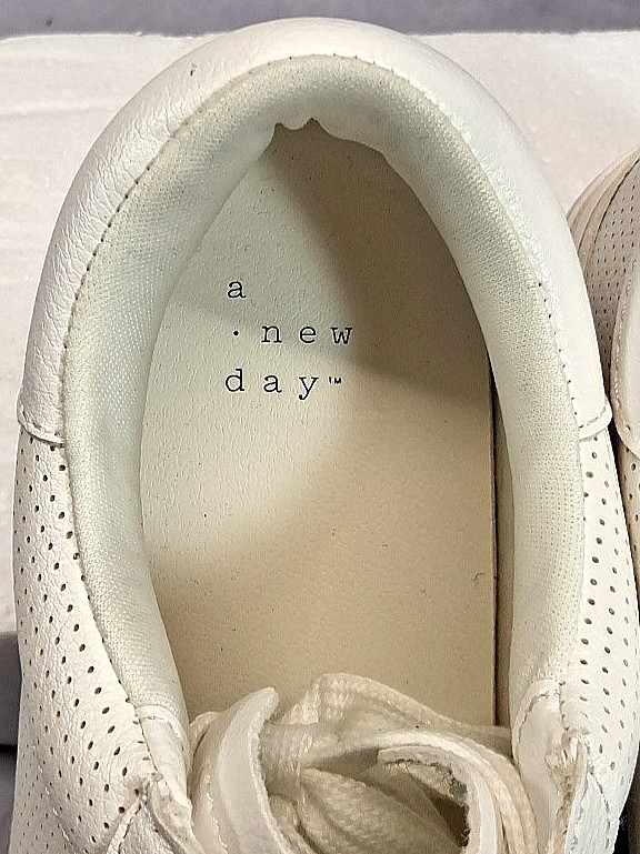 A New Day Women’s 7 White Madison Casual Sneakers NWOT