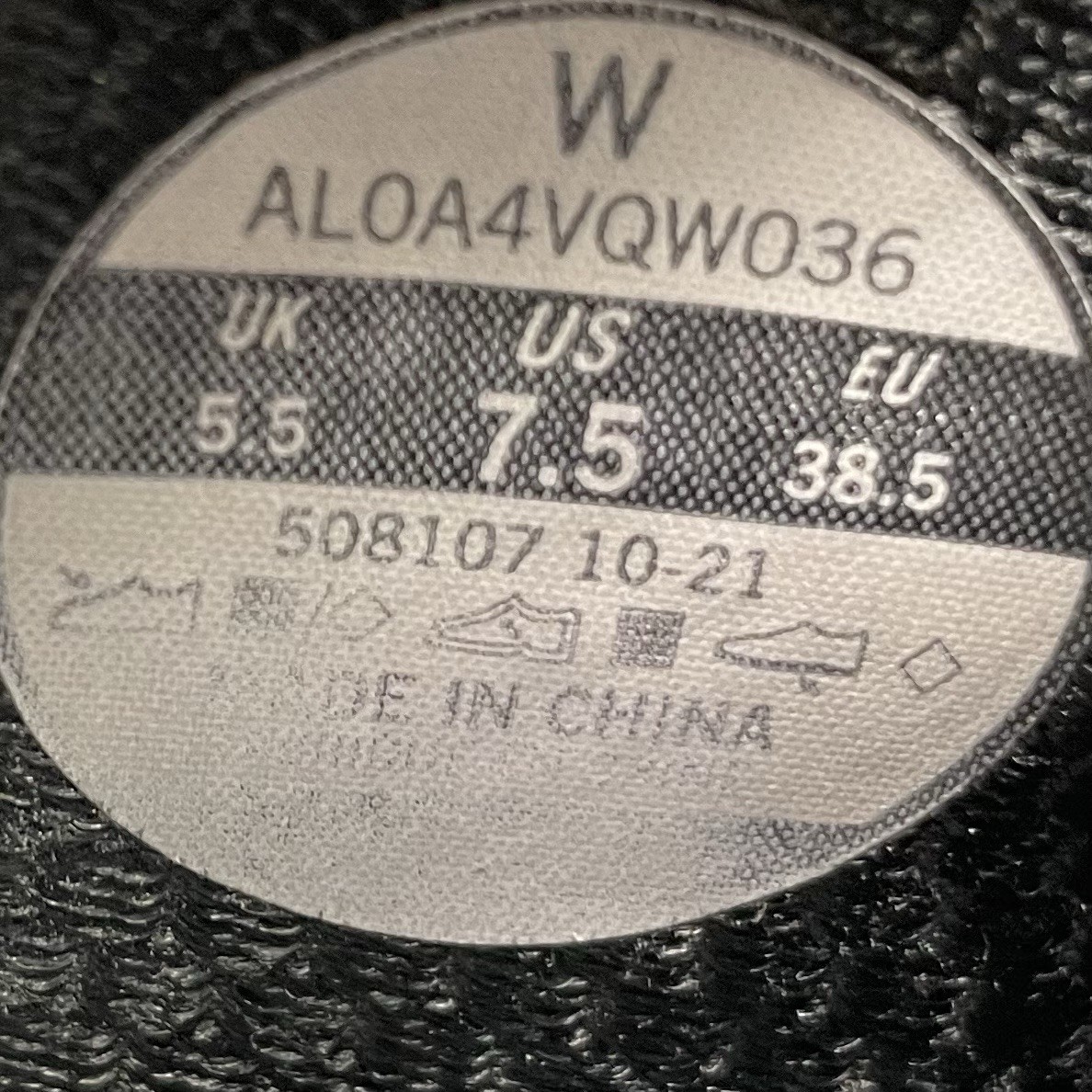 Altra Olympus 4 Womens Running Shoes Size US 7.5 Black Vibram Max Cushion