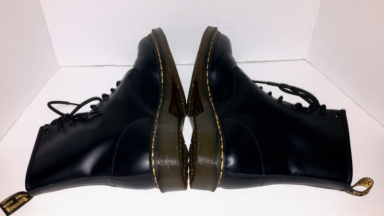Women’s Shoes Dr. Martens 1460 8 Eye Leather Boots 11821006 BLACK SMOOTH SIZE 11
