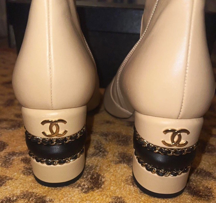 CHANEL G36655 Leather Cap Toe Ankle Boots Zip Logo Chain Beige/Black 38.5
