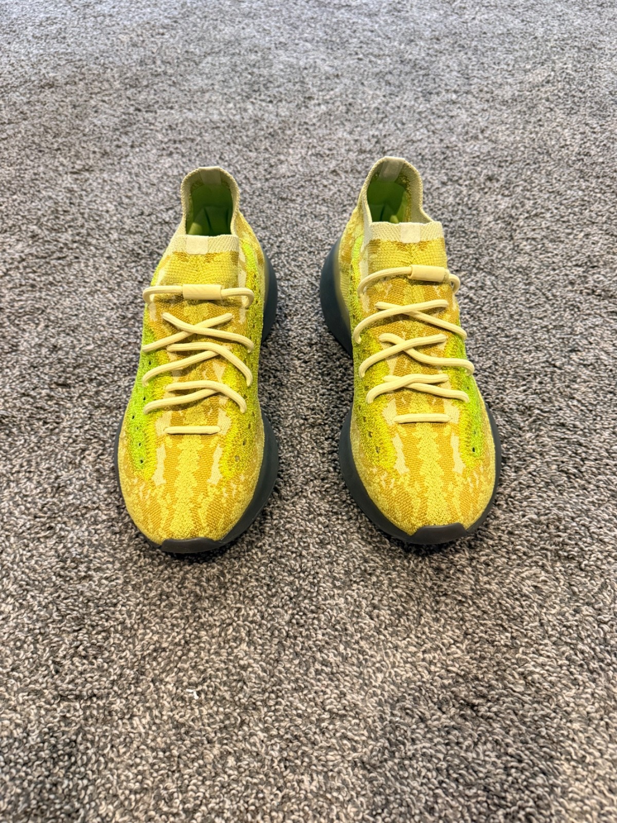 NEW – Size 9.5M/11W – Yeezy Boost 380 Hylte Sneakers – FZ4990