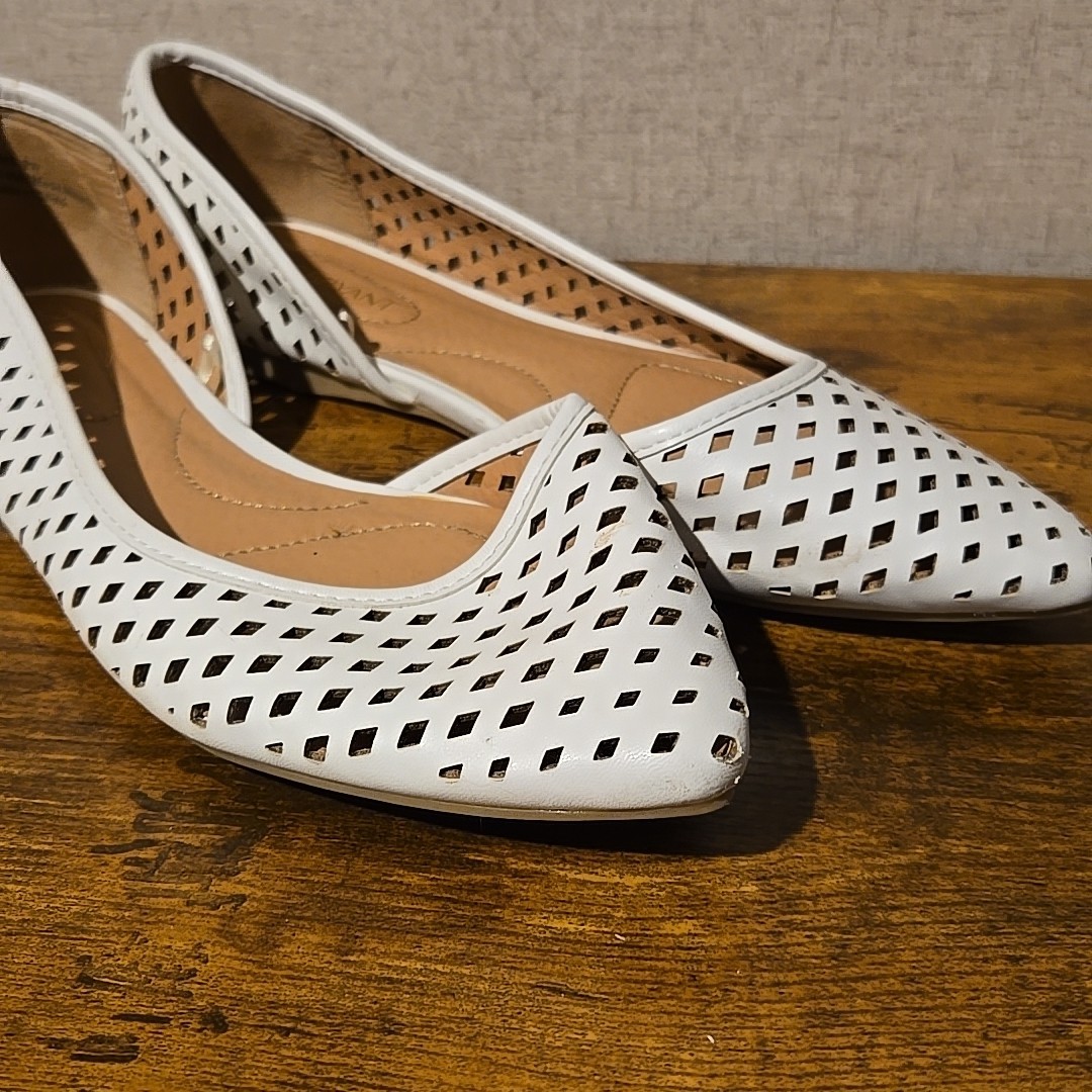 Lane Bryant Shoes Womens 8 White Slip On Flats Dress Career Man-Made Material