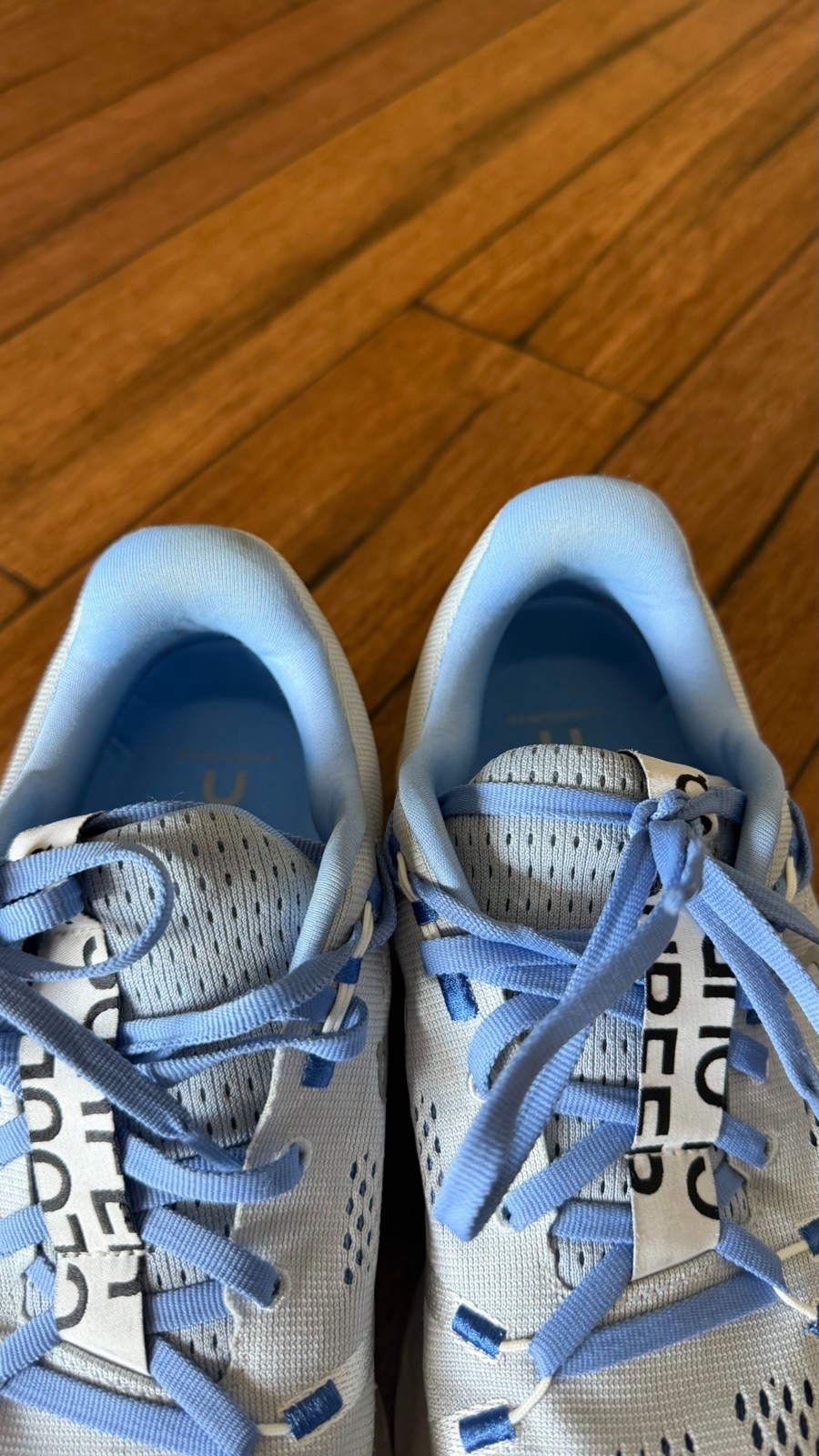 Authentic On Cloudsurfer Womens Heather/White Sneaker Shoes Size 10-Super Comfy!