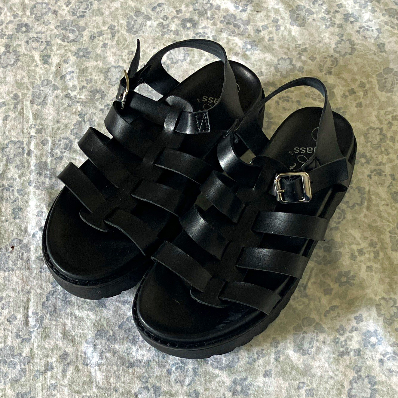 Art Class Women’s US 3 Black Strappy Flat Sandals Leather Buckle
