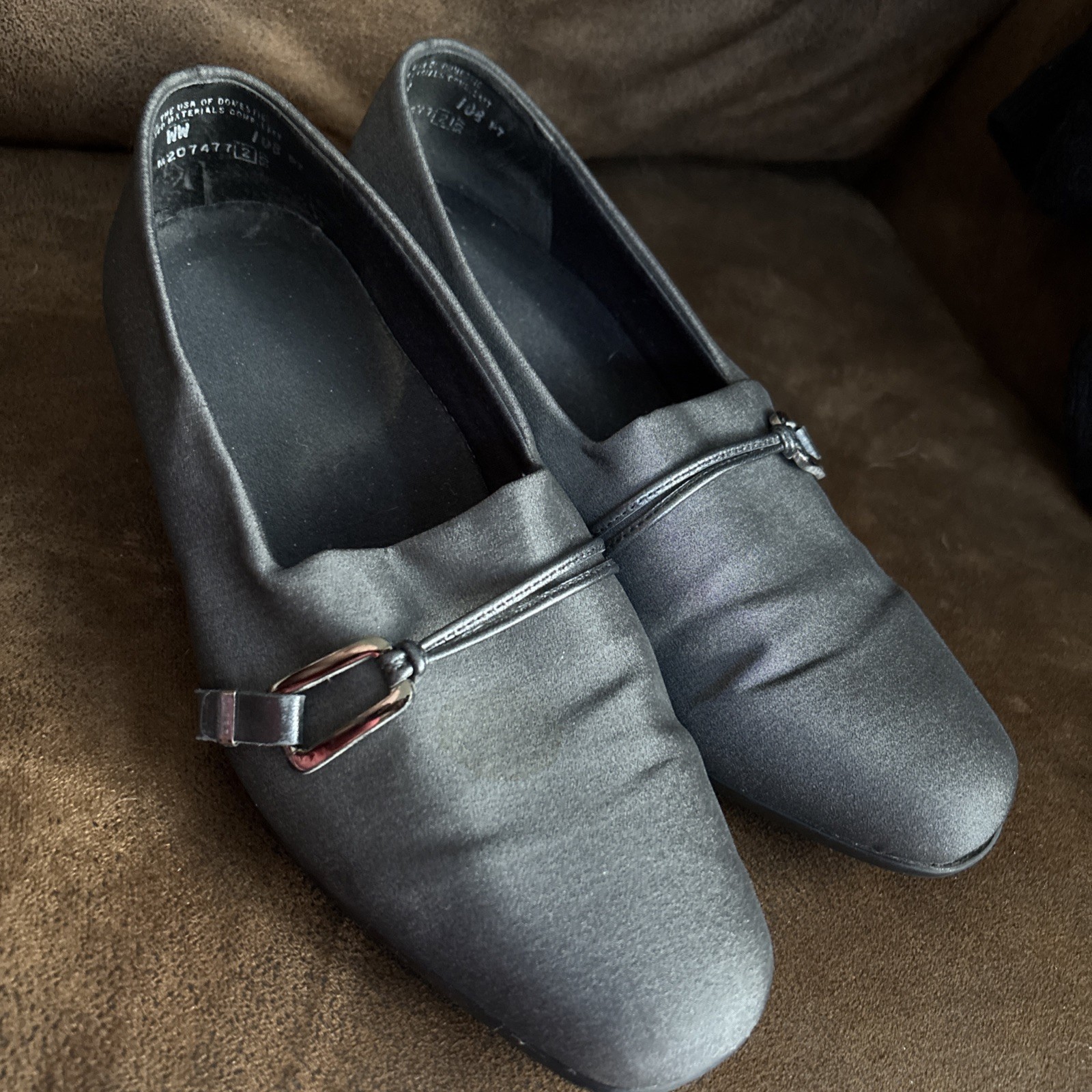 Munro American 9WW Womens Gray Slip On Block Heels Shoes Size 9 Wide