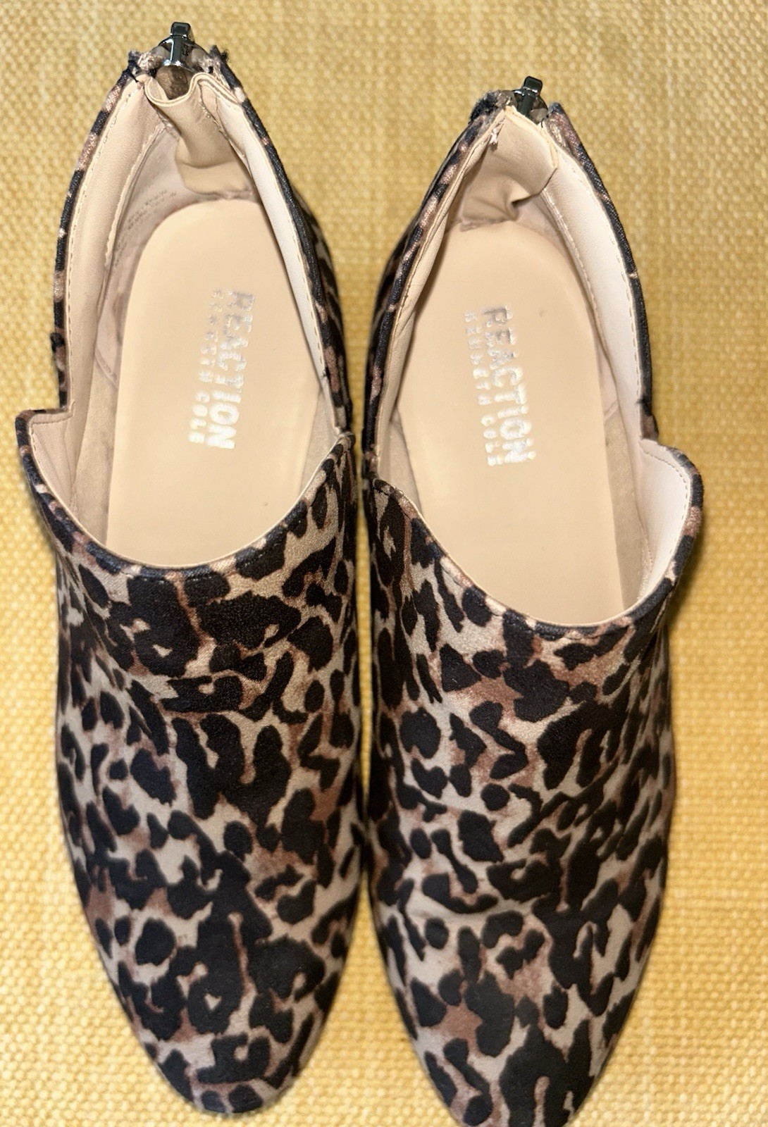 Kenneth Cole Reaction Leopard Print Pointed Toe Booties size 7