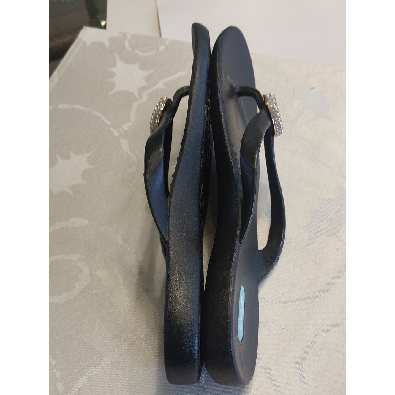 Oka-B NWOT Women’s Rhinestone Jewel Flip Flop Sandals Size 10 Black Arch Support