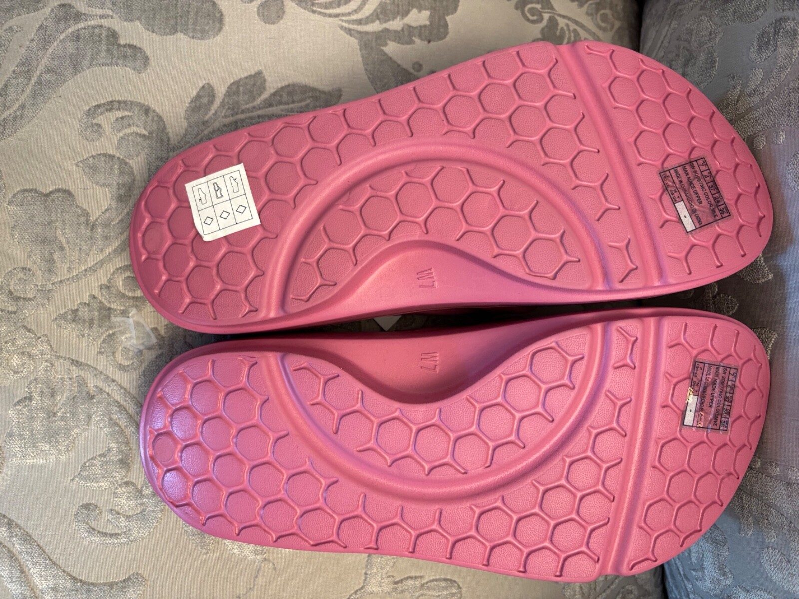 Cali From Skechers Womens Arch Fit Flip Flop Sandal Mauve Size 7