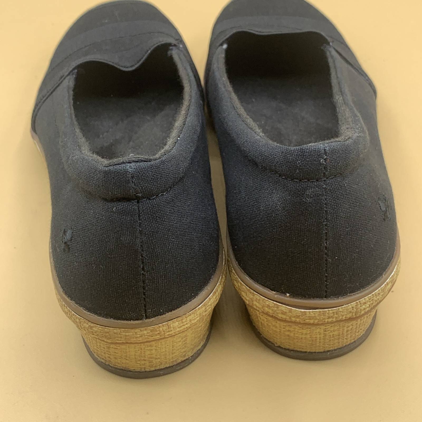Grasshoppers Women’s Quinn Wedge canvas slip-on Comfort – Size 7.5M