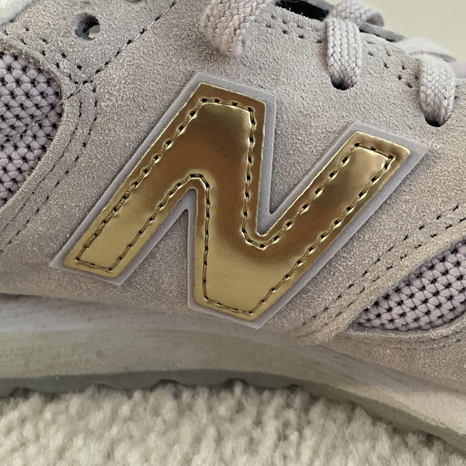 New Balance 520 Shoes Women’s Size US 7.5 Low Sneakers Light Cashmere Gold Suede