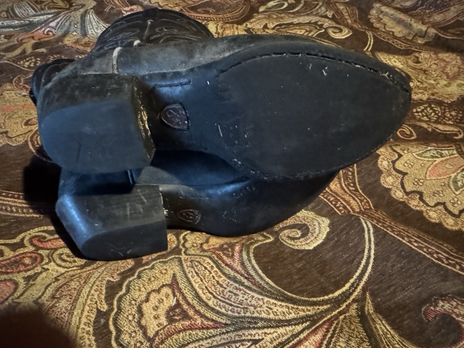 Ariat Heritage R Toe Women’s Size 9 Worn And Loved. They Are About Worn Out