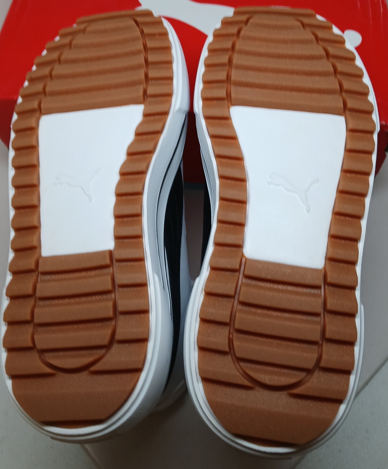 Puma Kaia Mid Leather Platform Sneakers Women Size 7M White / Black /Silver NEW