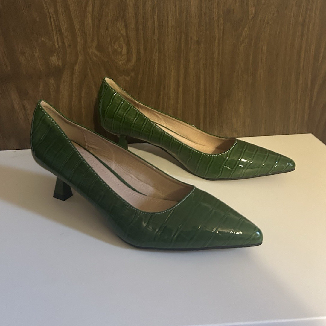 YOUNGSHOW Green Croc Embossed Pointed Toe Slip On Pump Heel Womens 9 M