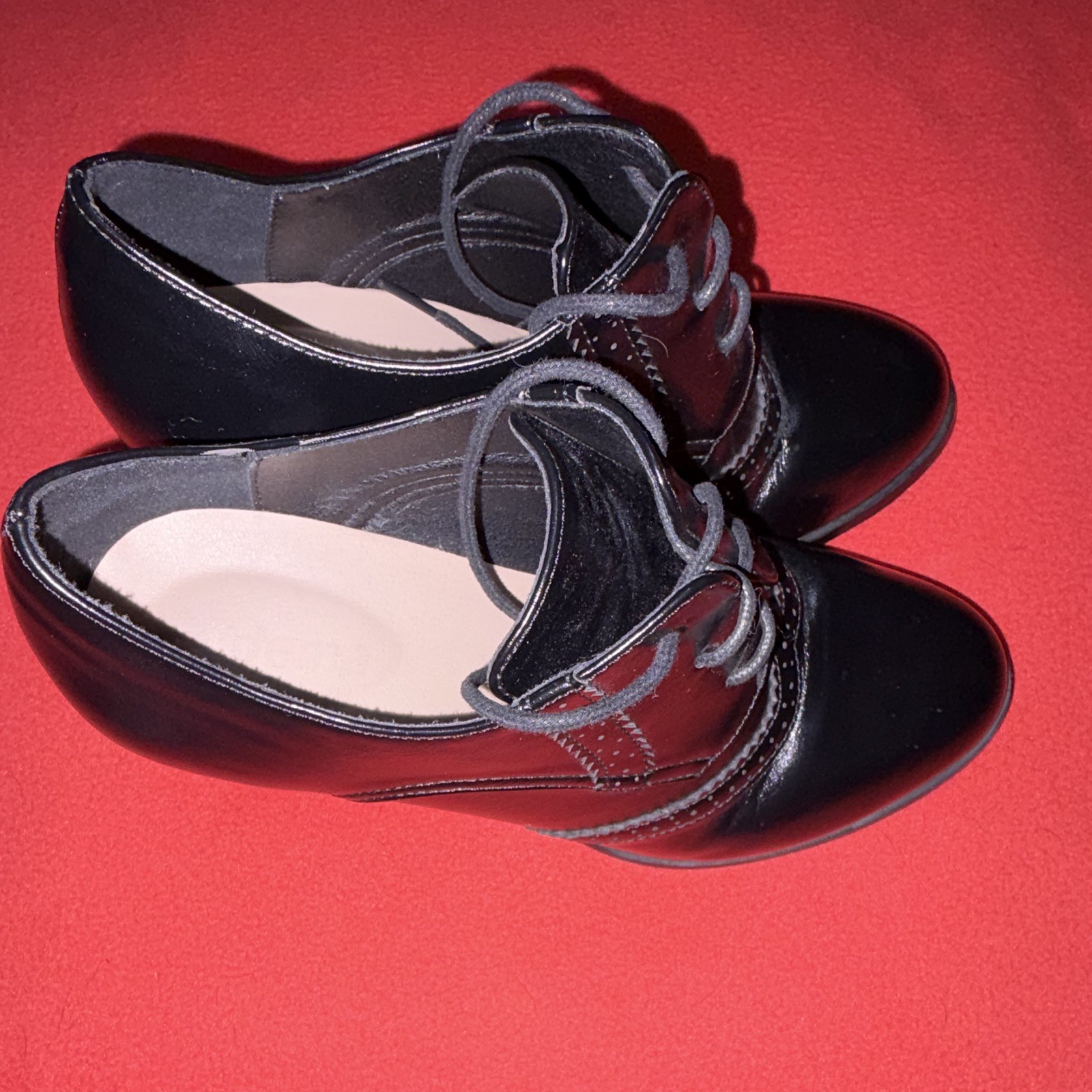 Odema Women’s Black Leather Lace-Up Oxford Heels Round Toe Solid Size 8.5