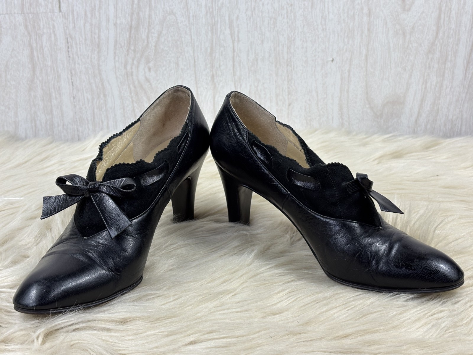 Vintage Cecilia Japan Leather Suede Pumps Bow Heels 2.5″ Womens 5.5 Academia
