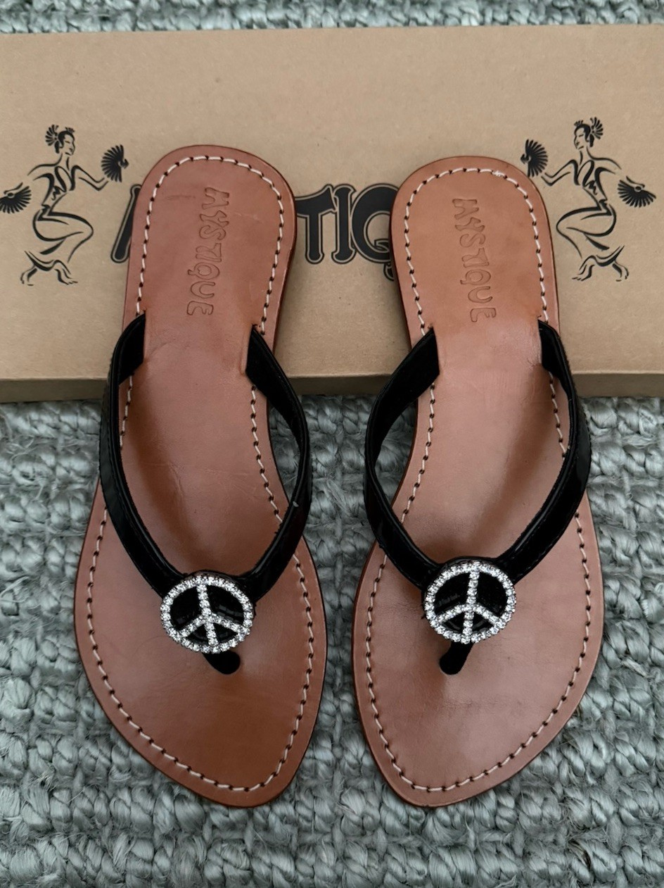Mystique Women’s Thong Bling Silver Peace Sign Sandals With Box Size 8