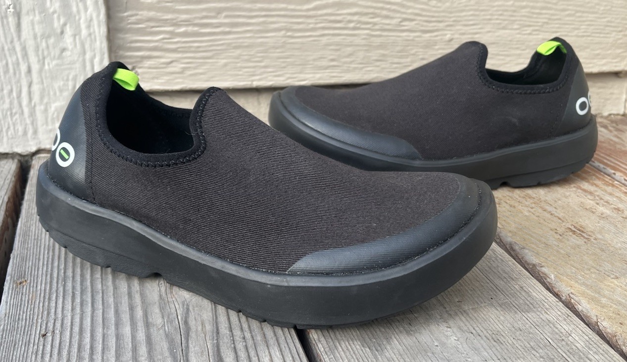 OOFOS OOmg Eezee Low Women’s 7 Slip On Recovery Shoes – Black/Black