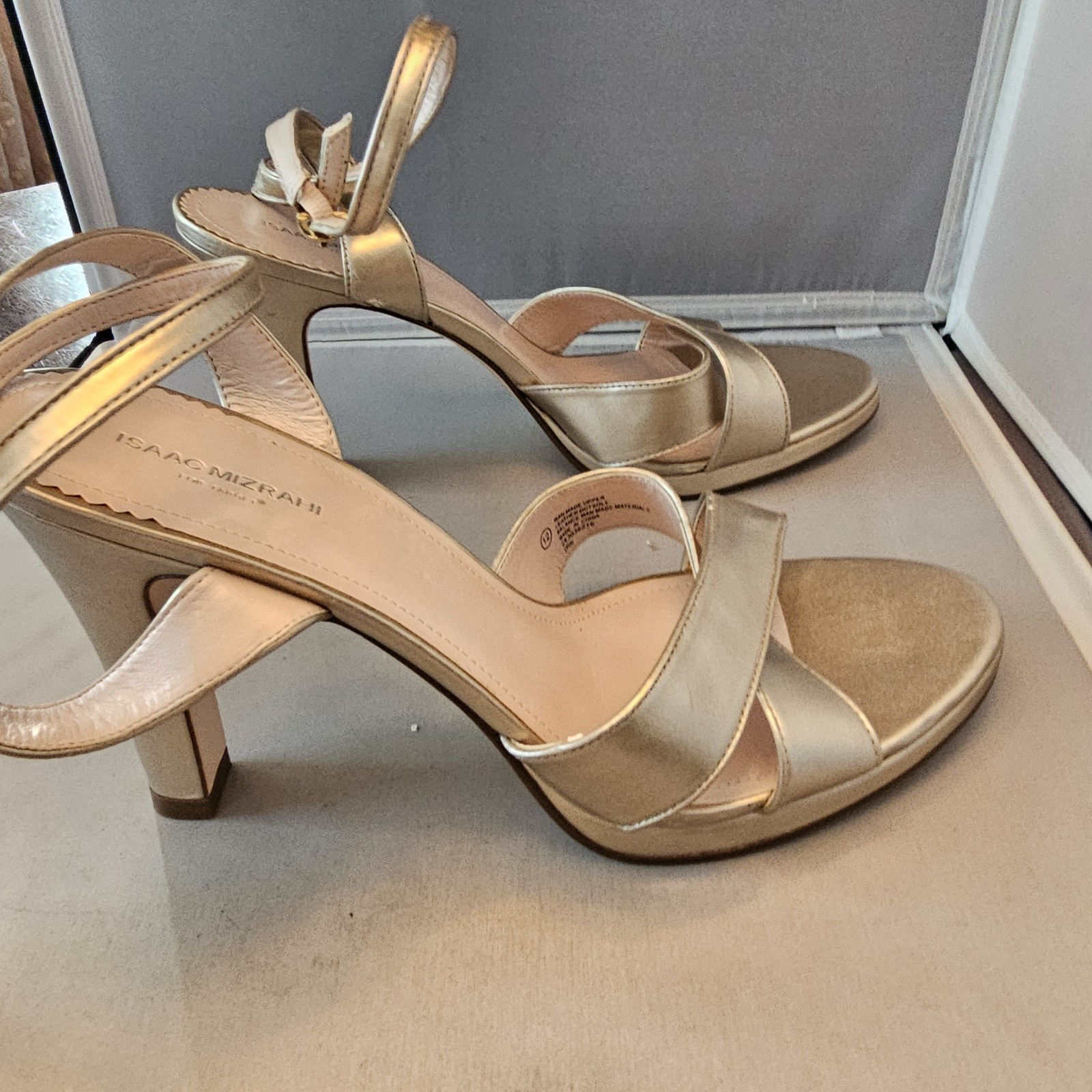 ISAAC MIZRAHI for Target Size 12 Erin Leather Outsole Man Made Upper Made China