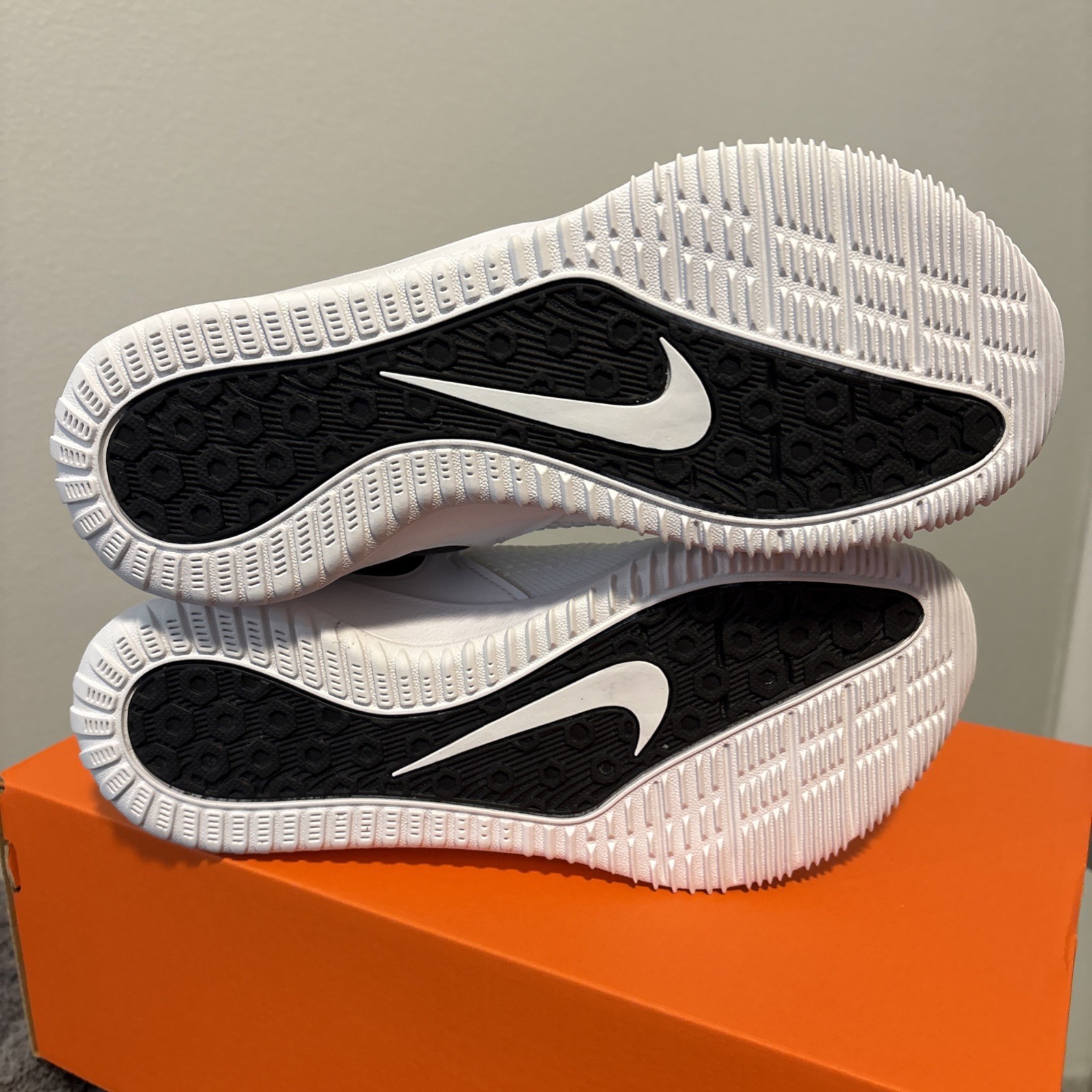 Nike Zoom Hyperace 2 Volleyball Shoes Women’s White NEW AA0286-100 Womens 7.5