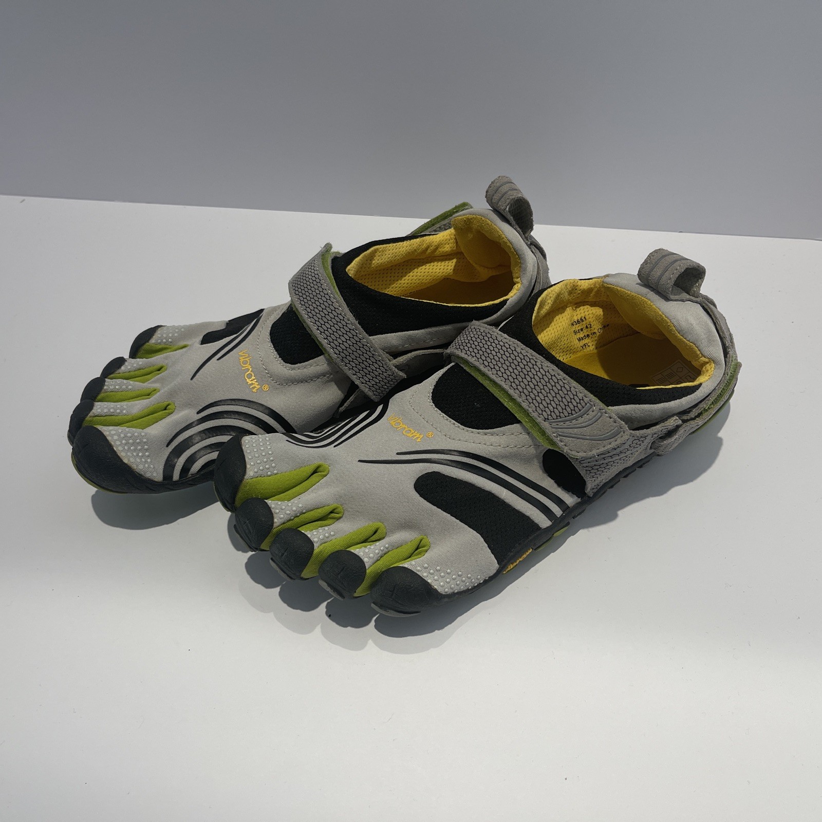 Vibram Fivefingers Barefoot Running Shoes Women’s Size US 9 EU 42 Gray W3651