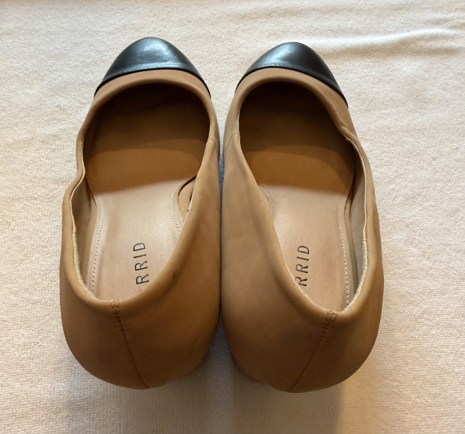 Torrid Leather Cap Toe Block Heel Pumps Beige/Black Slip-On Women’s 9W