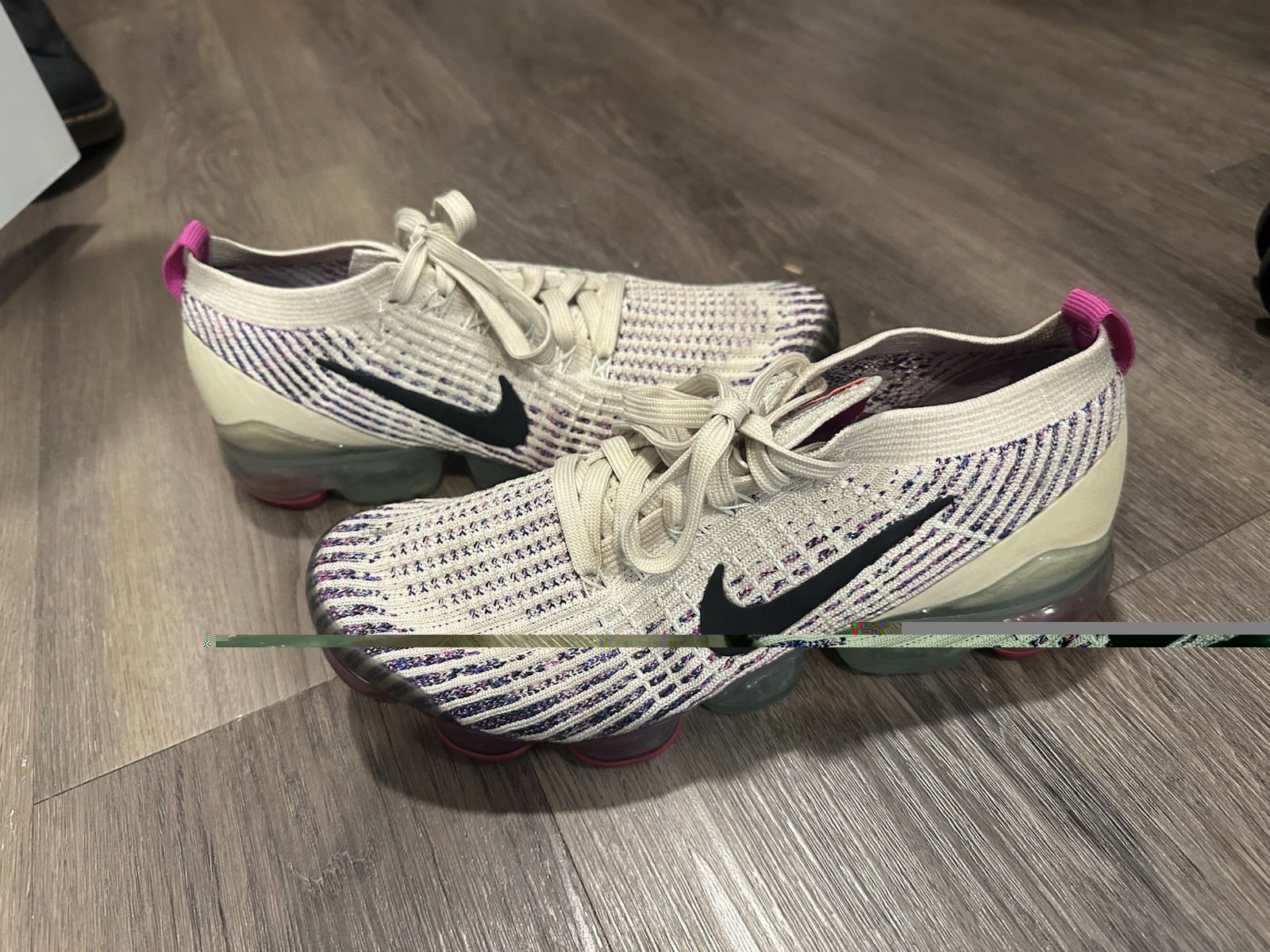 Nike Air VaporMax Women’s Low Top Lace-Up Knit Sneakers White/Purple/Pink