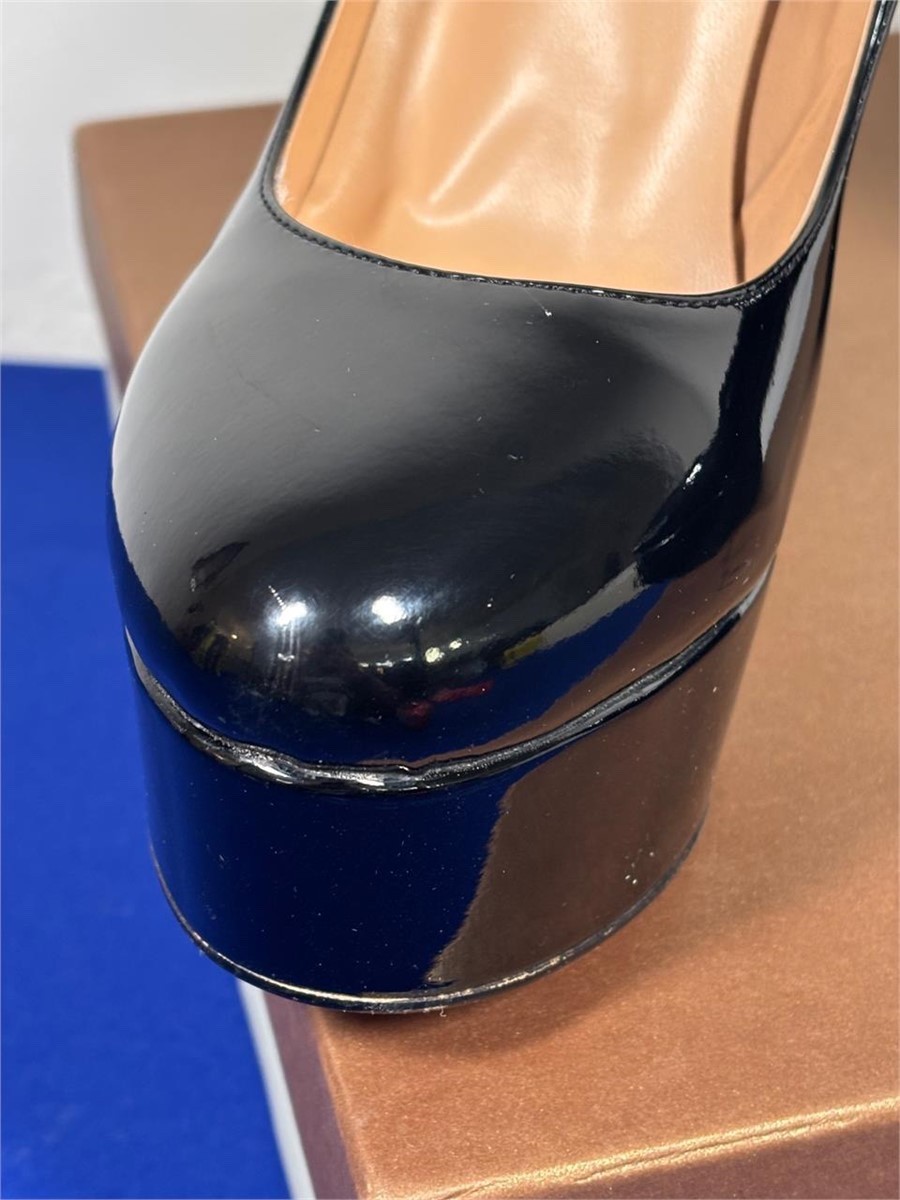 NIB Onlymaker Black Patent Leather High Heels US 12 EU43