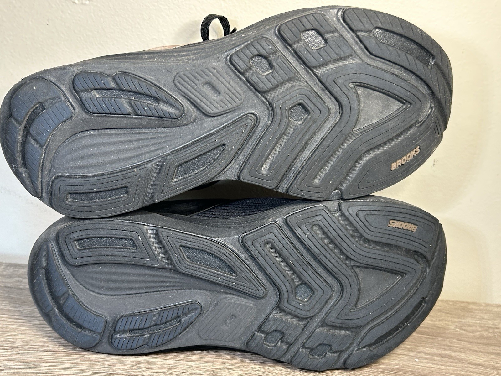 Brooks Revel 8 Women’s Size 7.5 Athletic Shoes Sneakers – EXCELLENT – Fast Ship