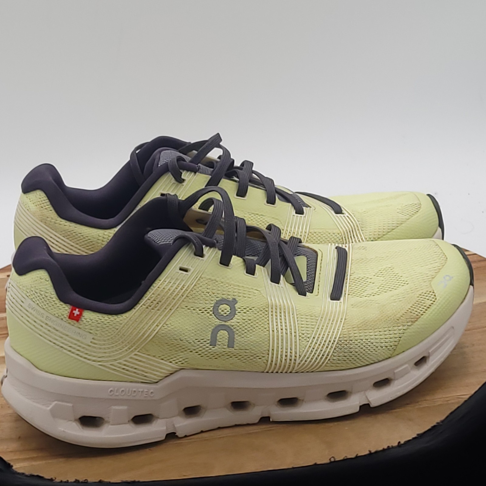 On Cloud Cloudgo Women’s Size 8 Yellow Road Running Cloudtec Sneakers 55.98088