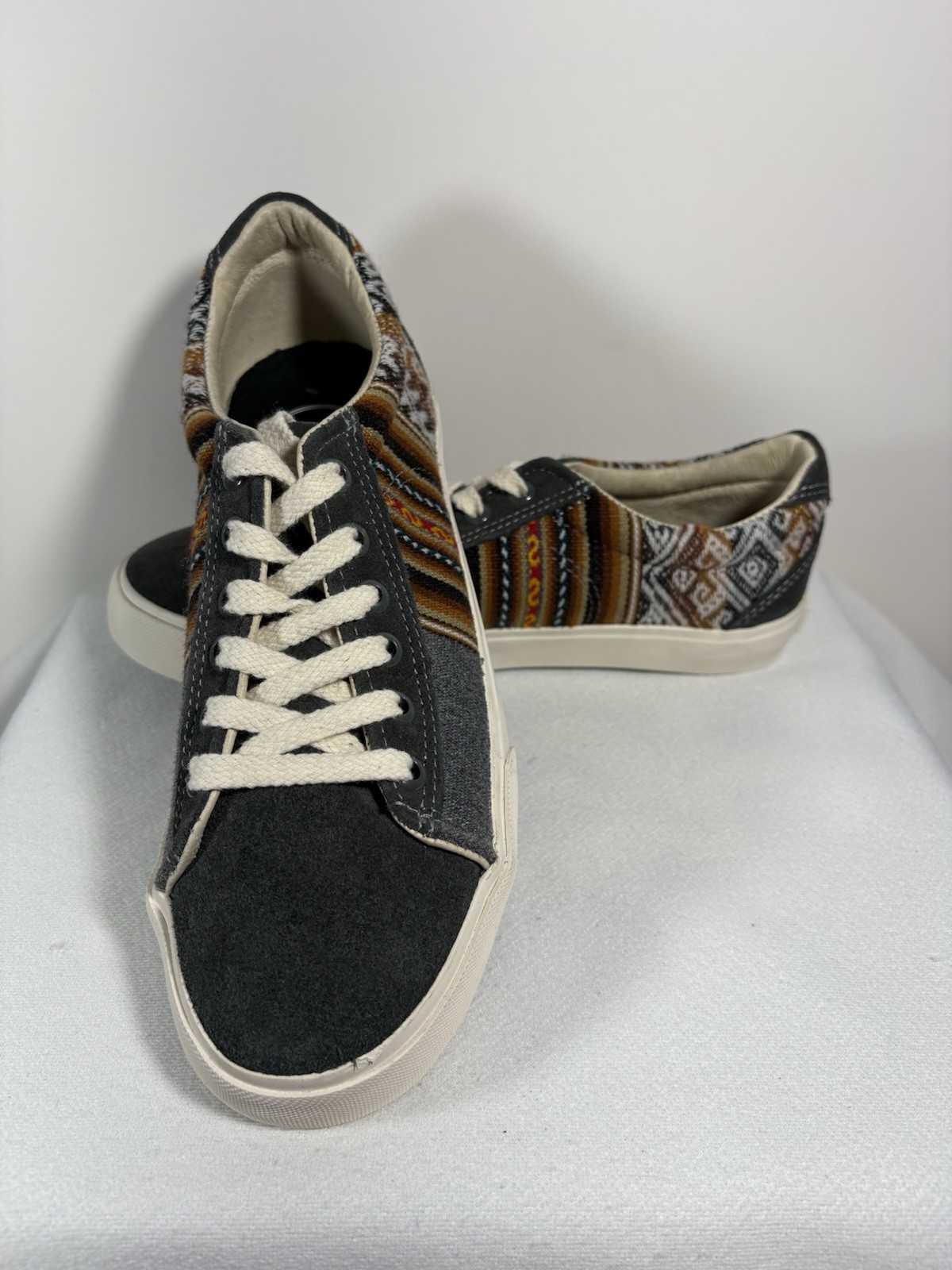 INKKAS Charcoal Gray/Multi Sneakers Women 7/ Men 5