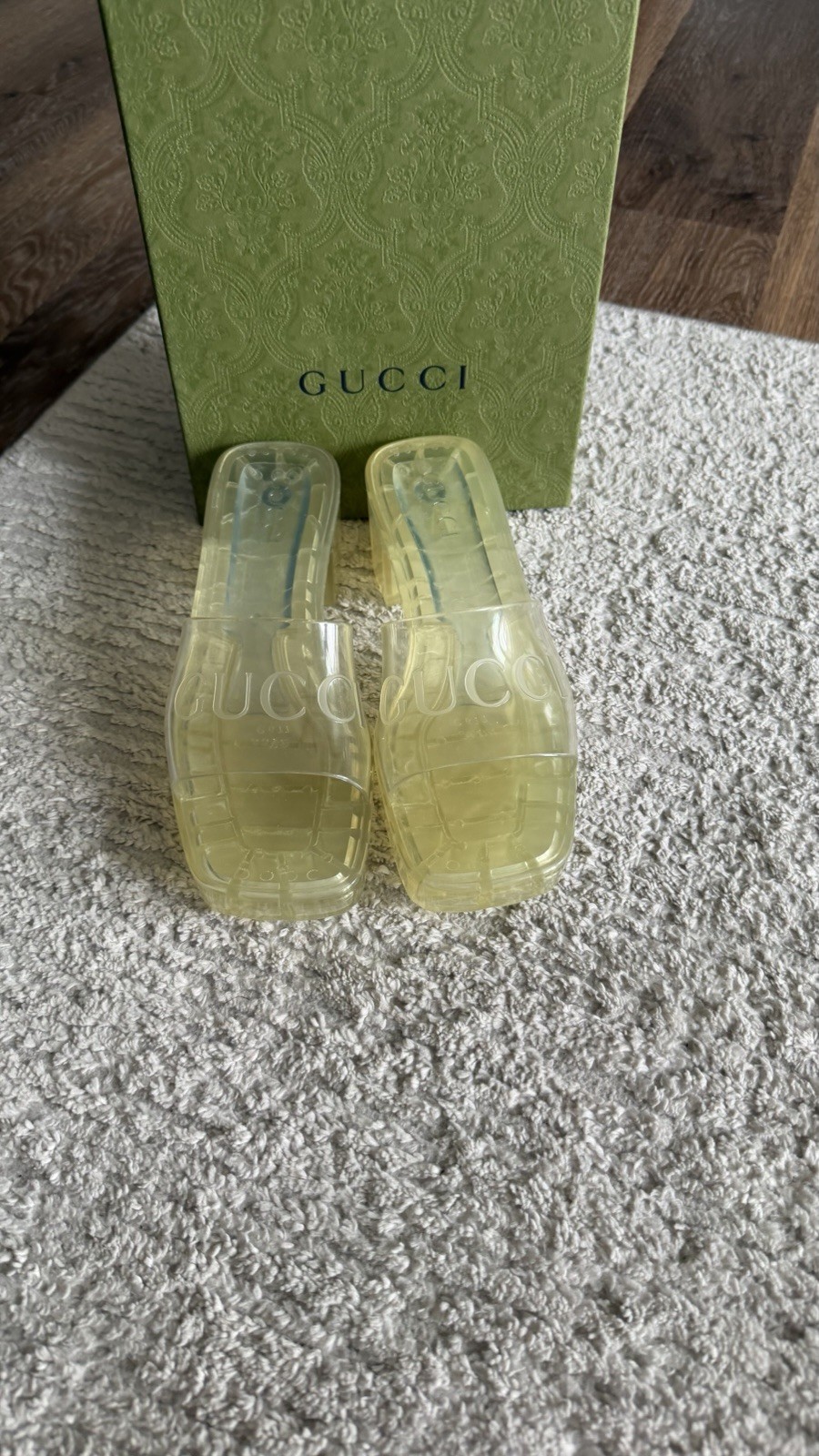 NWB $450 GUCCI TRANSPARENT RUBBER LOGO SLIDES SANDALS SIZE IT 36 US 6