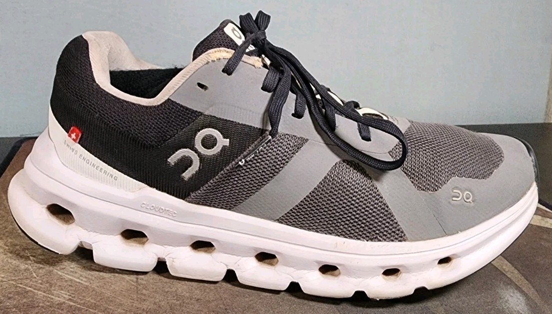 On Cloud Eclipse Black Runner Size 6.5 Women Tennis Shoes