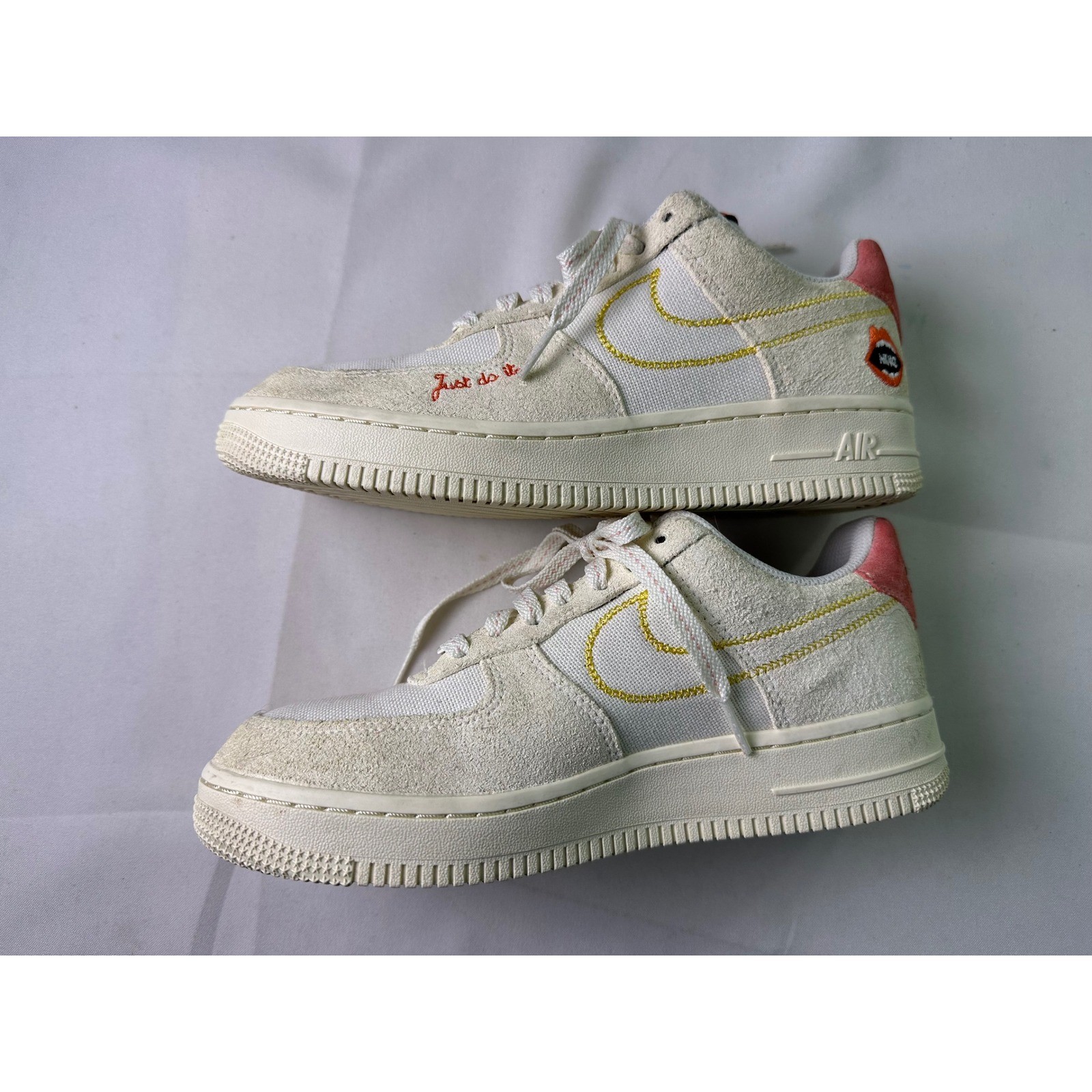 Nike Air Force 1 07 Low Peace Rock N Roll White Sail Cream Suede Women Size 7