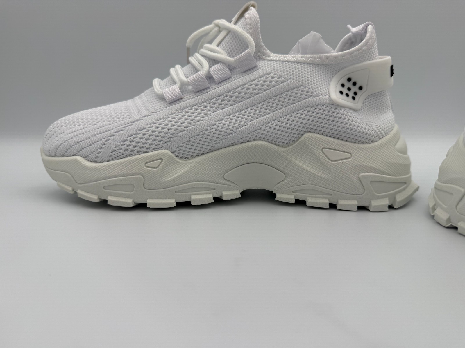 New Unbranded White Fashion Sneakers Womens Size 6.5 EU 37 Knit Athletic Shoes