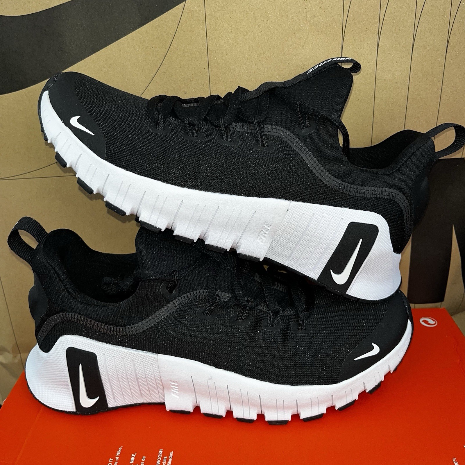 NEW Nike Free Metcon 6 Black White NBY FJ7126 001 Women Size 8