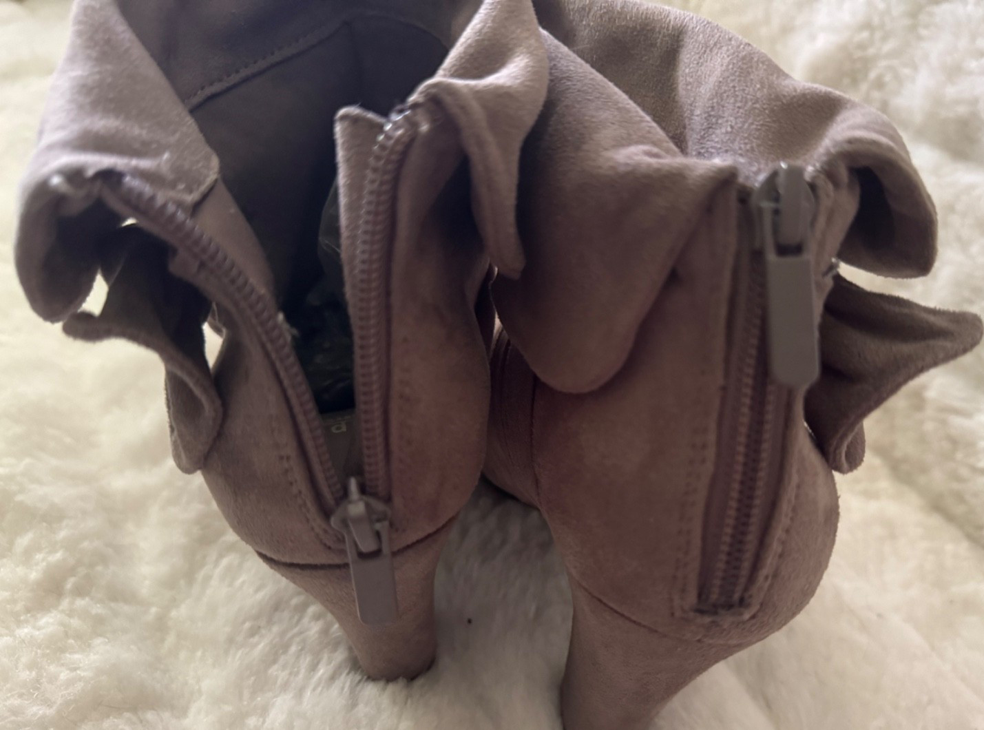 IMPO SIZE 6.5 Gray Suede Covered Heel Side Suede Bow Pleated Cuffed Back Zip