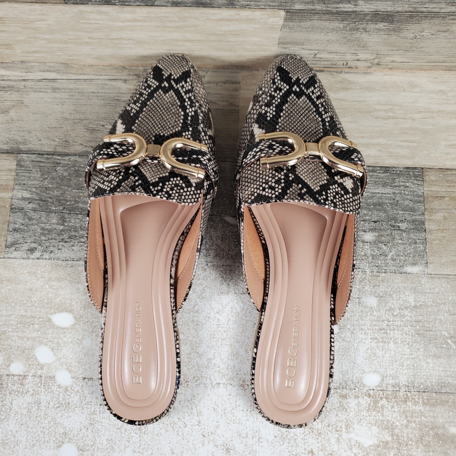 BCBGeneration Tara Womens Mule Flats Sz 10 M Natural Snake Slip On Shoes