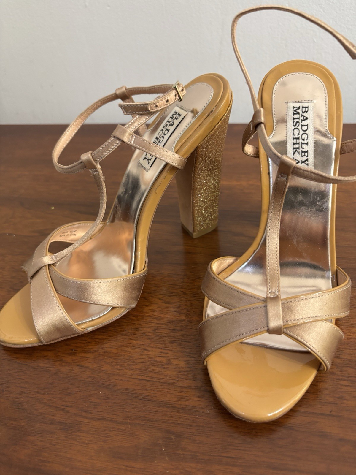Badgley Mischka Gold Natural Satin Jenie Glitter Bridal Wedding Heel Sz 7.5 $200